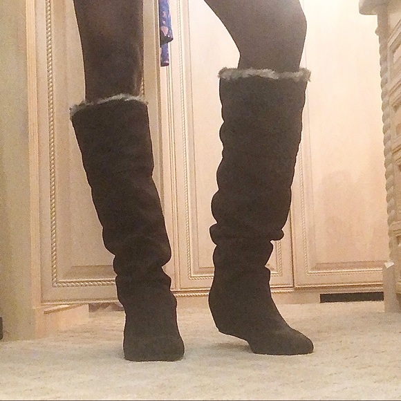 NWOT Vegan suede brown boots - Picture 3 of 8